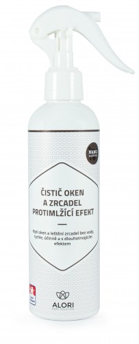 Čistič oken a zrcadel protimlžící efekt